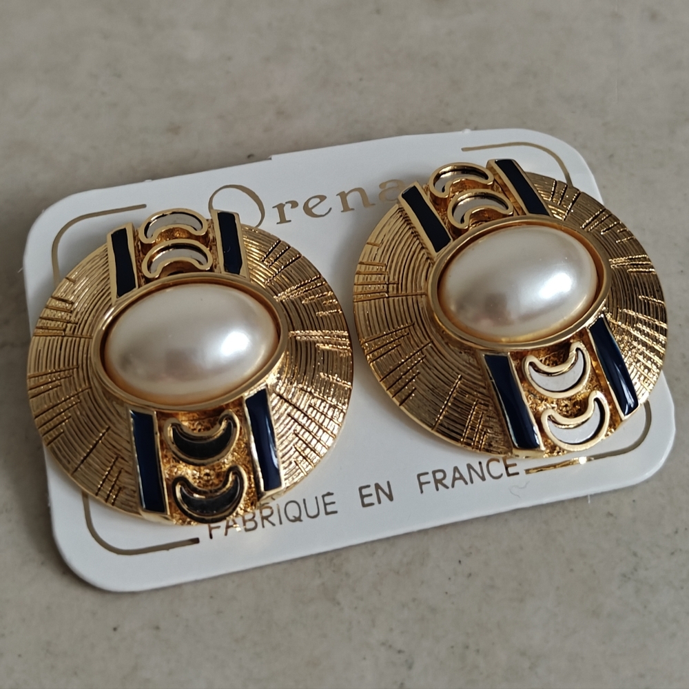 Orena Paris Gold and Black Enamel Clip-On Earrings w/ Faux Mabe Pearl Accent VTG